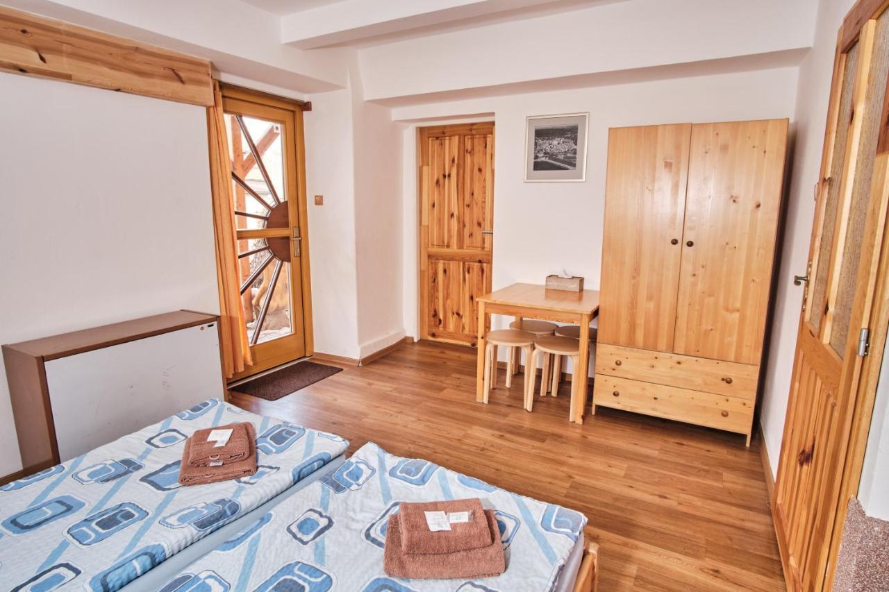 Hotel Strnadovsky Mlyn à Jesenice  Extérieur photo