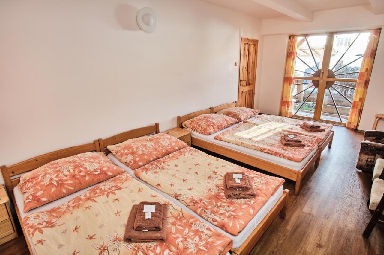 Hotel Strnadovsky Mlyn à Jesenice  Extérieur photo